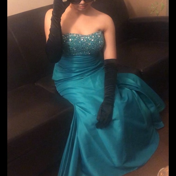 Preloved Satin Silk Beaded Teal Gown Size Small - Picture 3 of 3